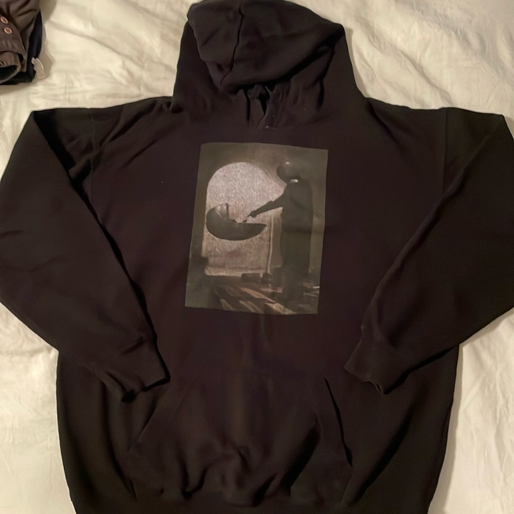 THE MANDALORIAN • HOODIE